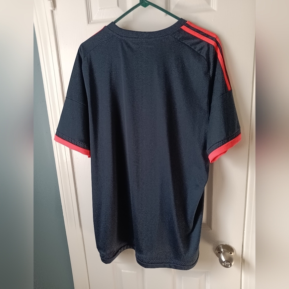 Adidas Bayern Munchen Soccer Jersey - Picture 2 of 9